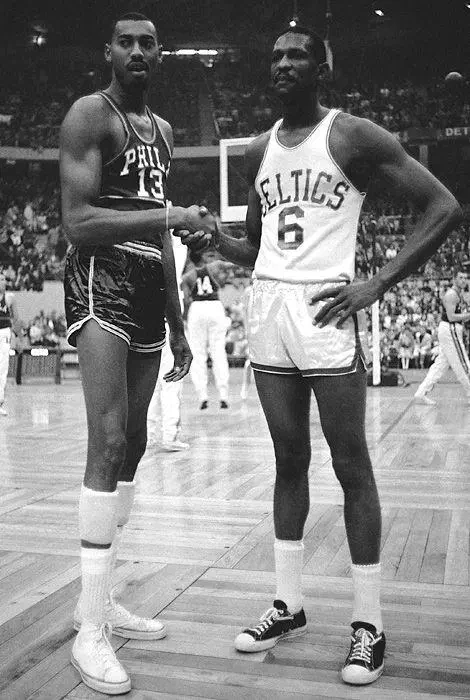 Bill le numéro 6 et Wilt Chamberlain